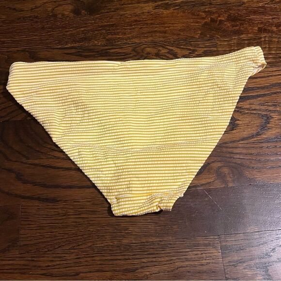 Women's Yellow Striped Bikini Underwire Swimsuit Set - Picture 9 of 10